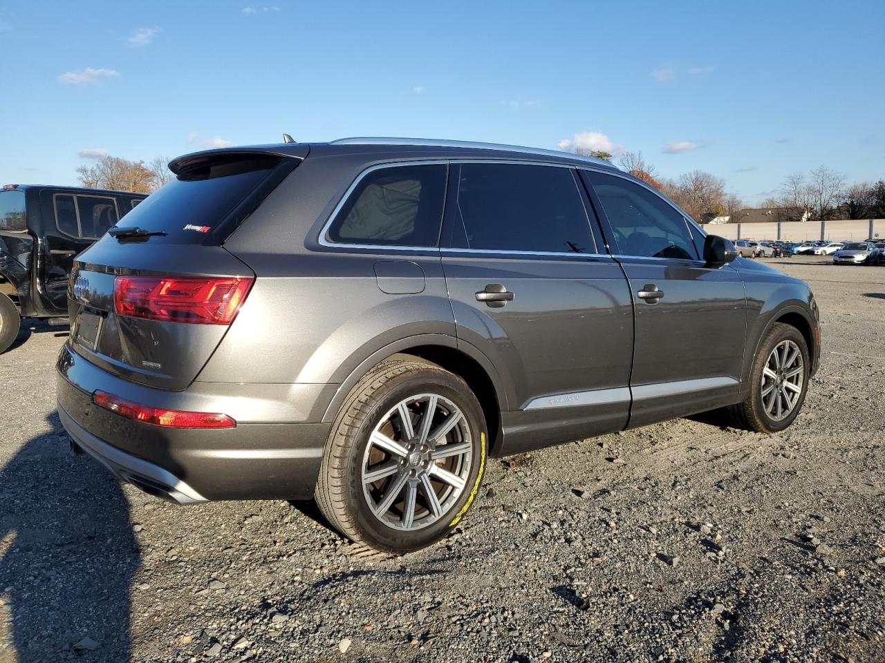 2018 Audi Q7 VIN WA1LHAF72JD040780 Copart auction photo, front end / minor dent/scratches damage thumbnail 3