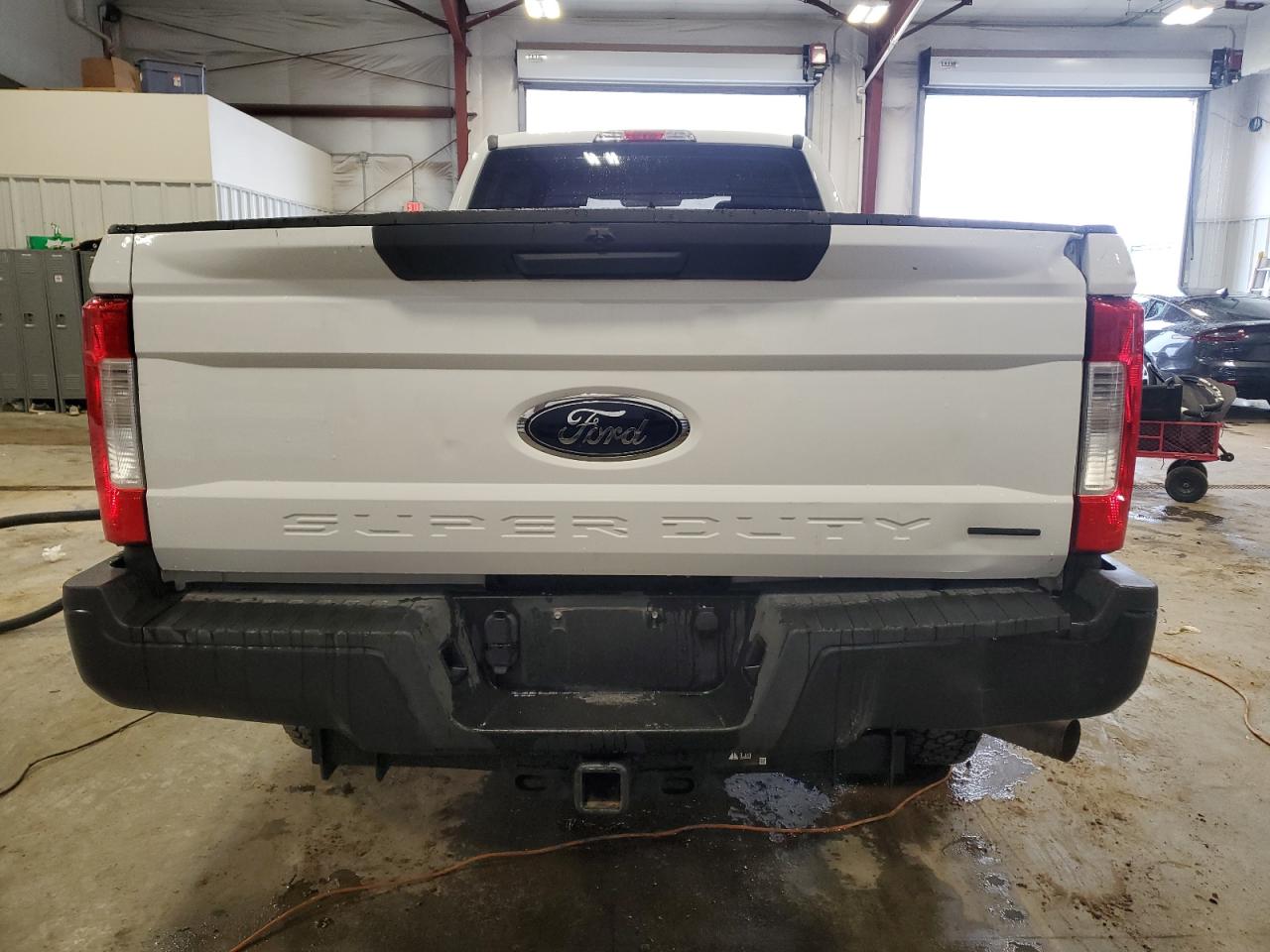 2018 Ford F250 VIN 1FT7X2B65JEC00772 Copart auction photo, front end / minor dent/scratches damage thumbnail 6