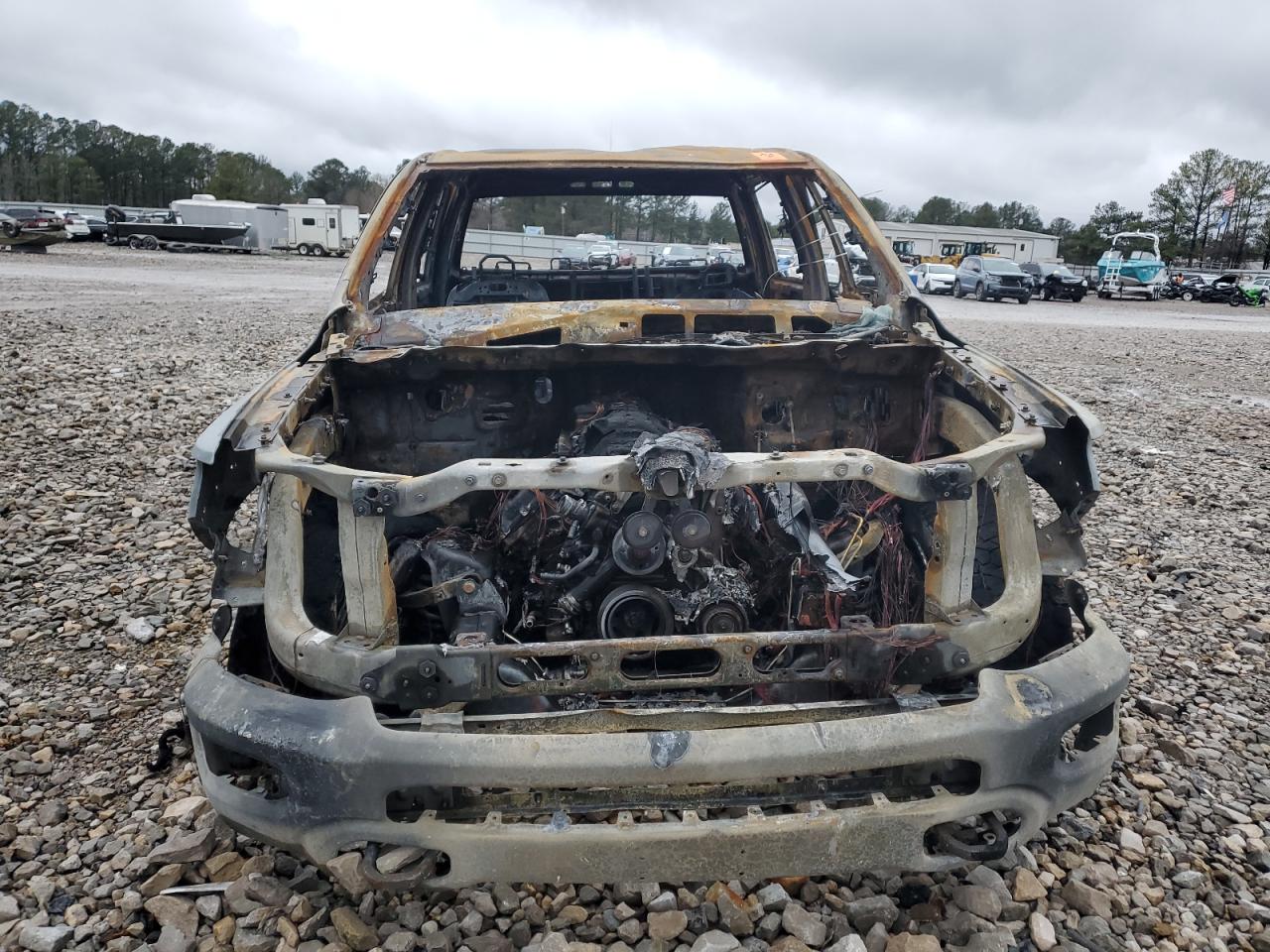 2020 RAM 1500 VIN 1C6SRFFT6LN377885 Copart auction photo, burn / all over damage thumbnail 5