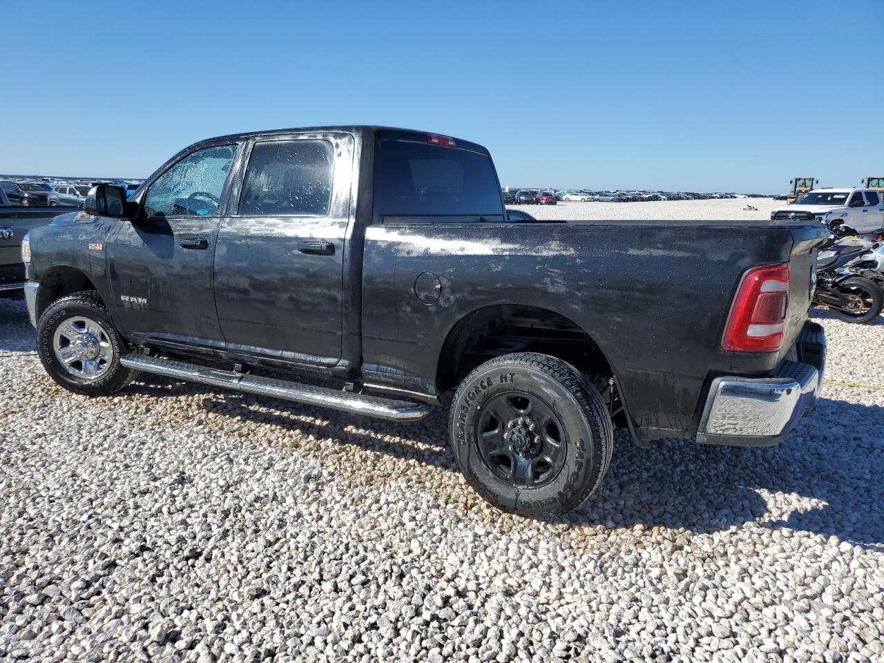 2019 RAM 2500 VIN 3C6UR5CJXKG720999 Copart auction photo, minor dent/scratches damage thumbnail 2