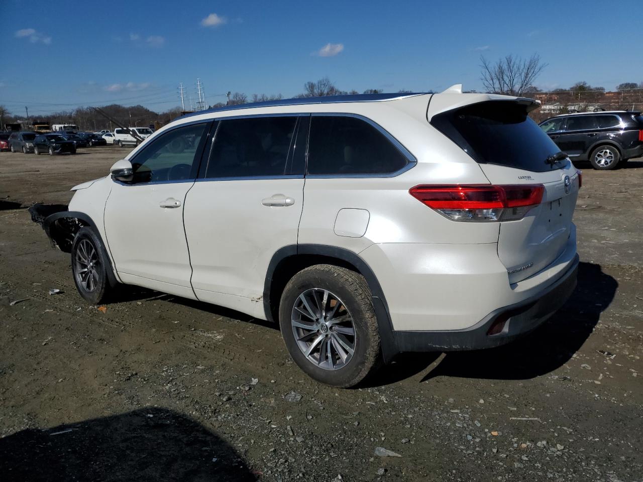 2017 Toyota Highlander VIN 5TDJZRFHXHS449447 Copart auction photo, front end / minor dent/scratches damage thumbnail 2