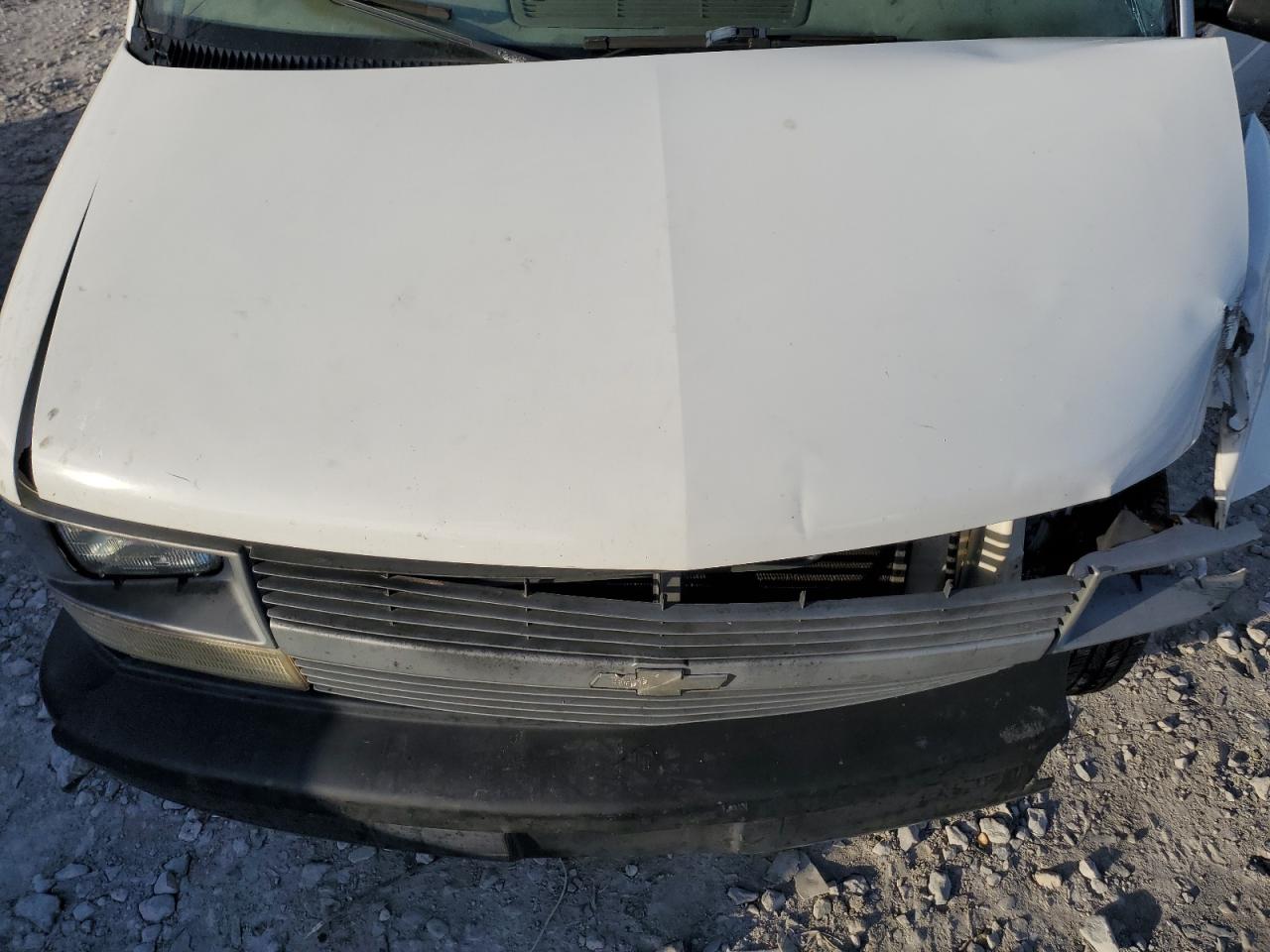 2000 Chevrolet Astro VIN 1GCDM19W1YB184660 Copart auction photo, front end / side damage thumbnail 13