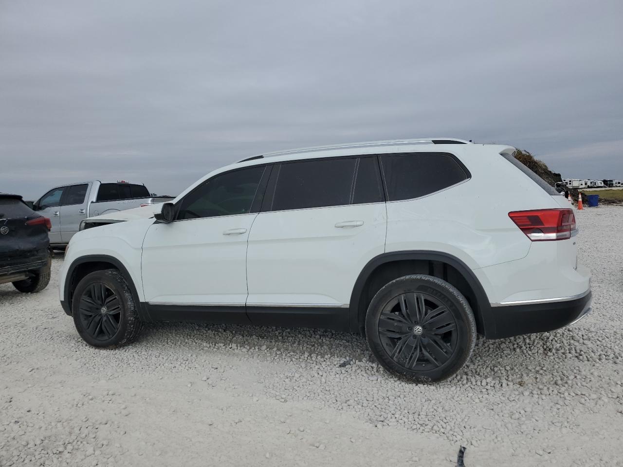 2019 Volkswagen Atlas VIN 1V2ER2CA6KC520800 Copart auction photo, front end damage thumbnail 2