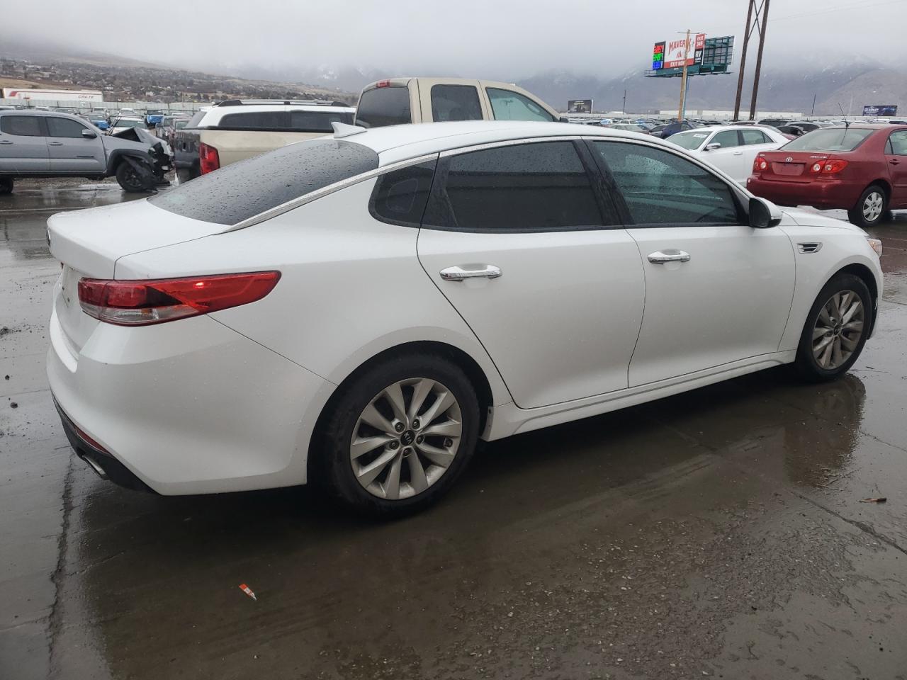 2016 KIA Optima VIN 5XXGT4L37GG024615 Copart auction photo, mechanical damage thumbnail 3