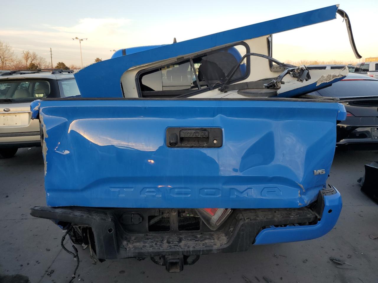 2020 Toyota Tacoma VIN 3TMCZ5AN0LM362163 Copart auction photo, rear end damage thumbnail 6