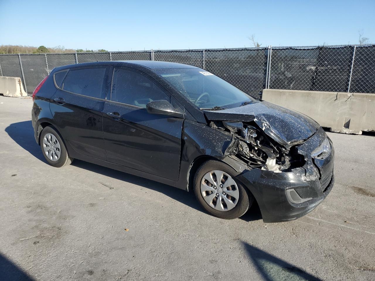2017 Hyundai Accent VIN KMHCT5AE8HU301482 Copart auction photo, front end / side damage thumbnail 4