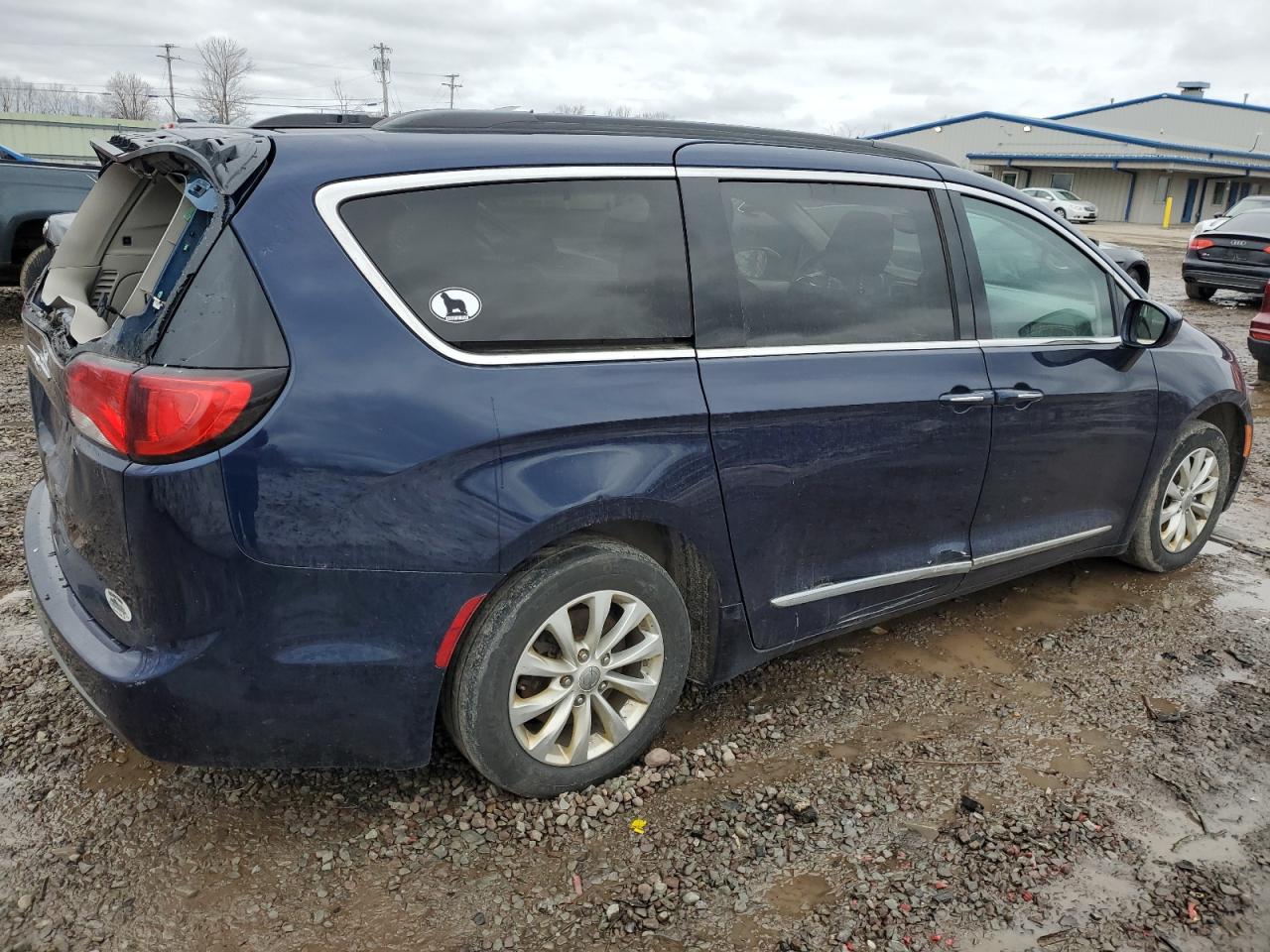 2017 Chrysler Pacifica VIN 2C4RC1BG3HR788191 Copart auction photo, rear end damage thumbnail 3