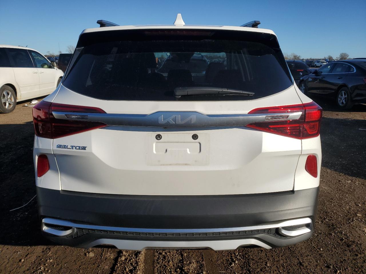 2023 KIA Seltos VIN KNDEUCAAXP7446600 Copart auction photo, front end / top/roof damage thumbnail 6