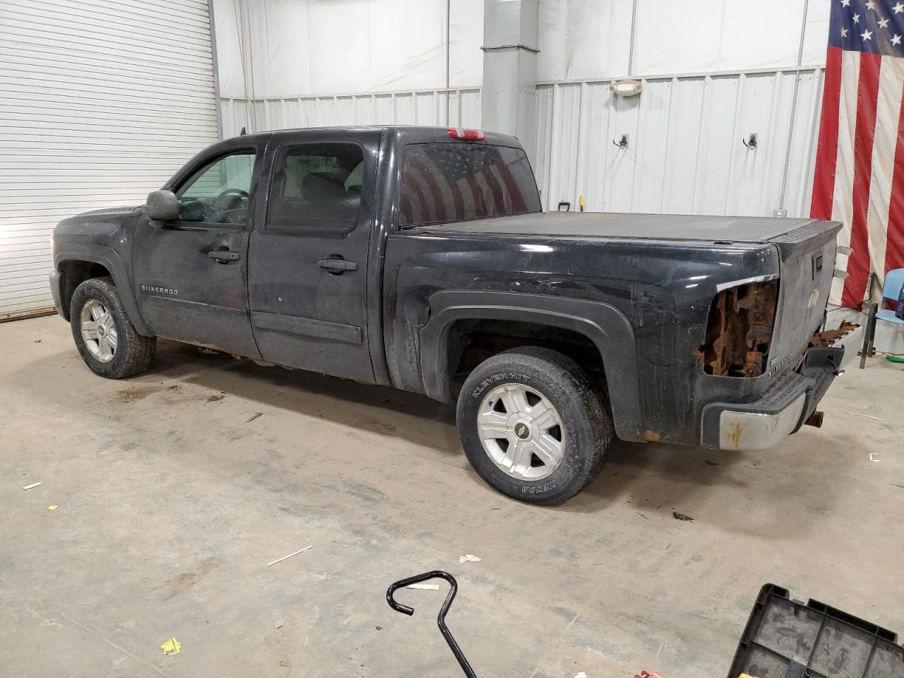 2010 Chevrolet Silverado VIN 3GCRKSE30AG181565 Copart auction photo, rear end damage thumbnail 2