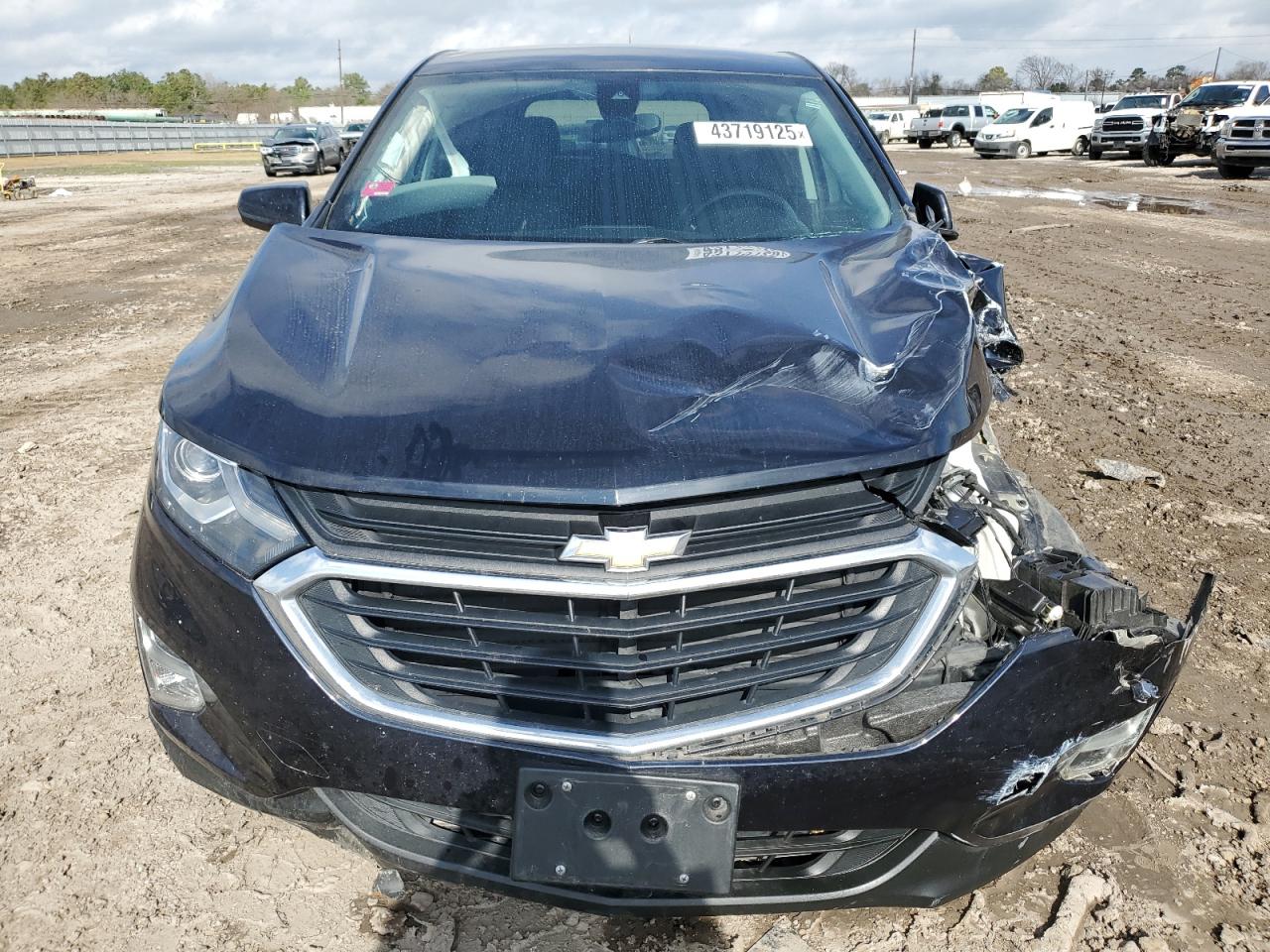 2021 Chevrolet Equinox VIN 2GNAXKEV8M6139345 Copart auction photo, front end / side damage thumbnail 5