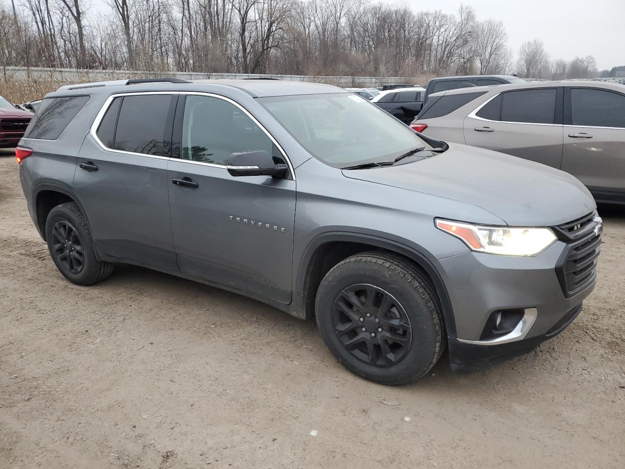 2018 Chevrolet Traverse VIN 1GNERGKW8JJ141438 Copart auction photo, front end / side damage thumbnail 4