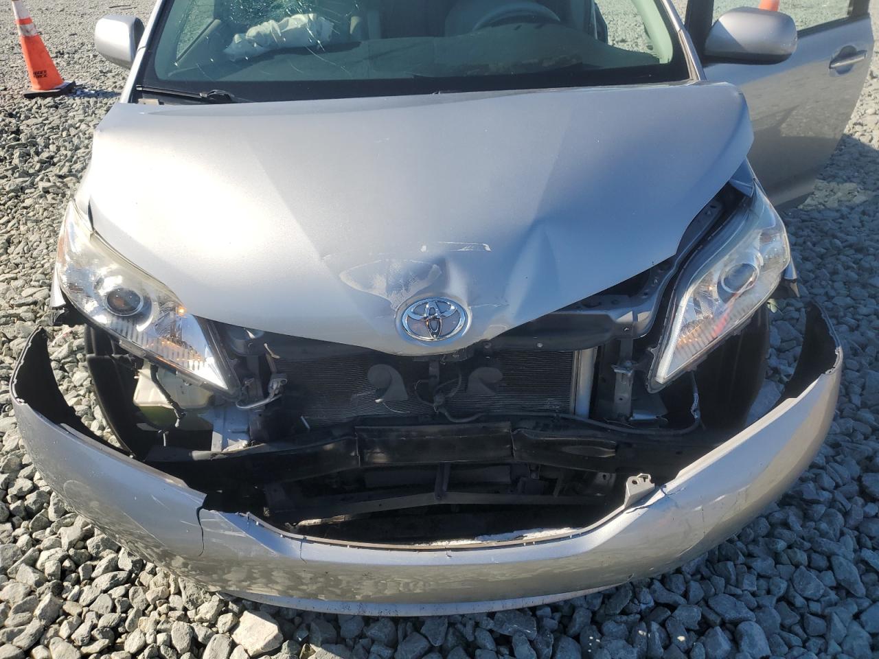 2014 Toyota Sienna VIN 5TDYK3DC3ES472488 Copart auction photo, front end damage thumbnail 13