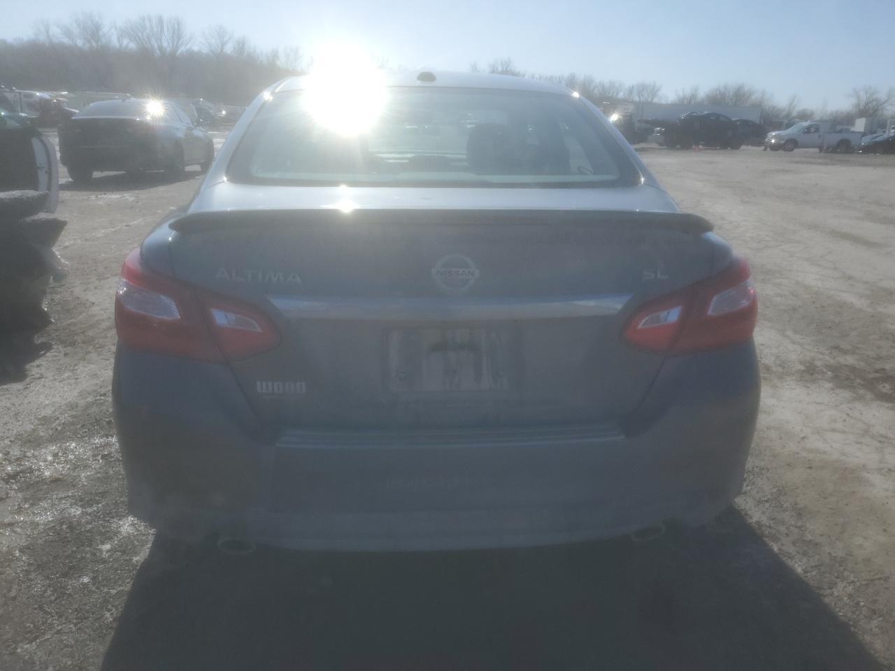 2017 Nissan Altima VIN 1N4AL3AP1HC202726 Copart auction photo, front end damage thumbnail 6