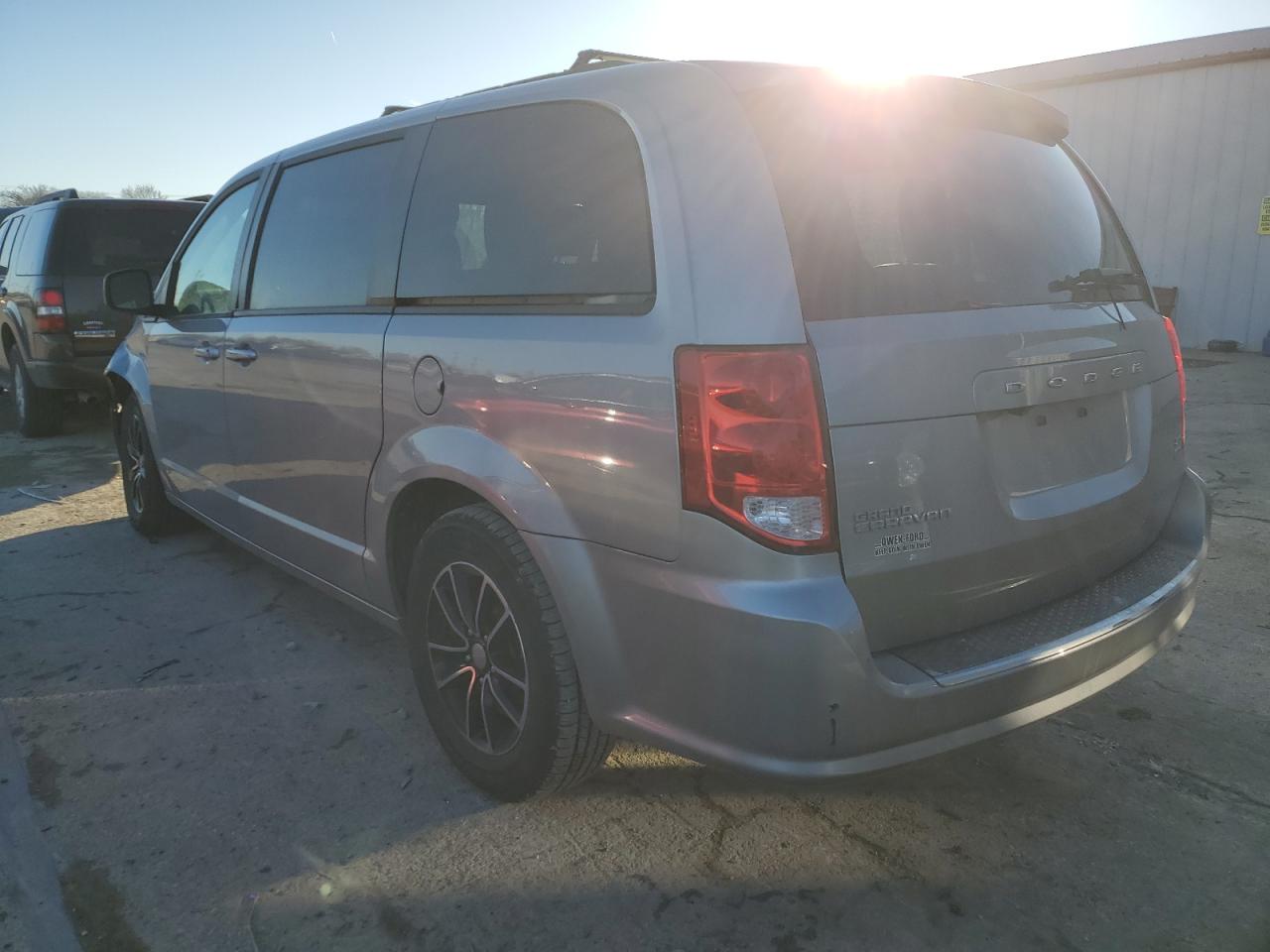 2018 Dodge Caravan VIN 2C4RDGEG5JR284212 Copart auction photo, front end / minor dent/scratches damage thumbnail 2