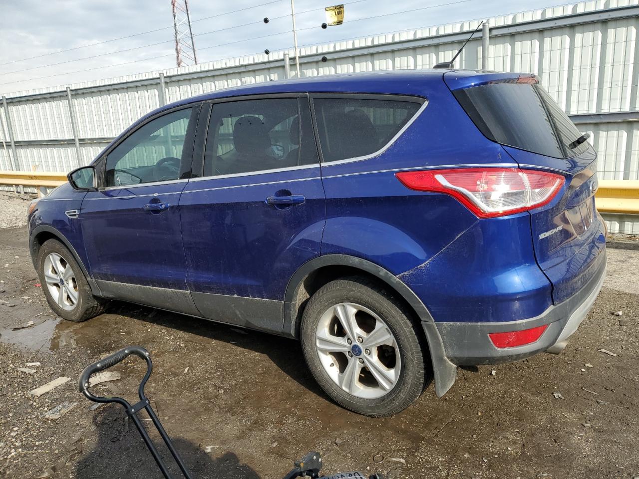 2015 Ford Escape VIN 1FMCU0G71FUB32878 Copart auction photo, normal wear / minor dent/scratches damage thumbnail 2