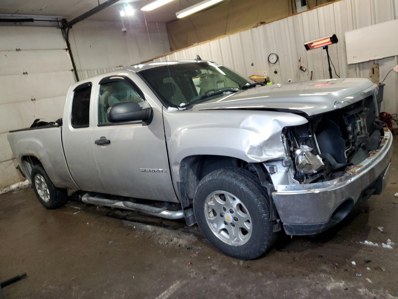 2007 GMC Sierra VIN 2GTEC19C371701744 Copart auction photo, all over damage thumbnail 4