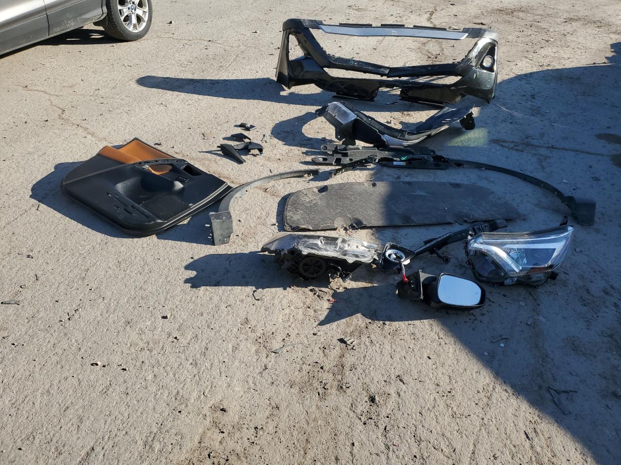 2016 Toyota RAV 4 VIN JTMDJREV8GD009765 Copart auction photo, front end damage thumbnail 13