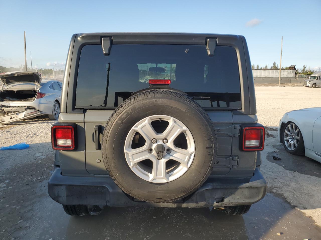 2019 Jeep Wrangler VIN 1C4GJXAGXKW652513 Copart auction photo, minor dent/scratches damage thumbnail 6