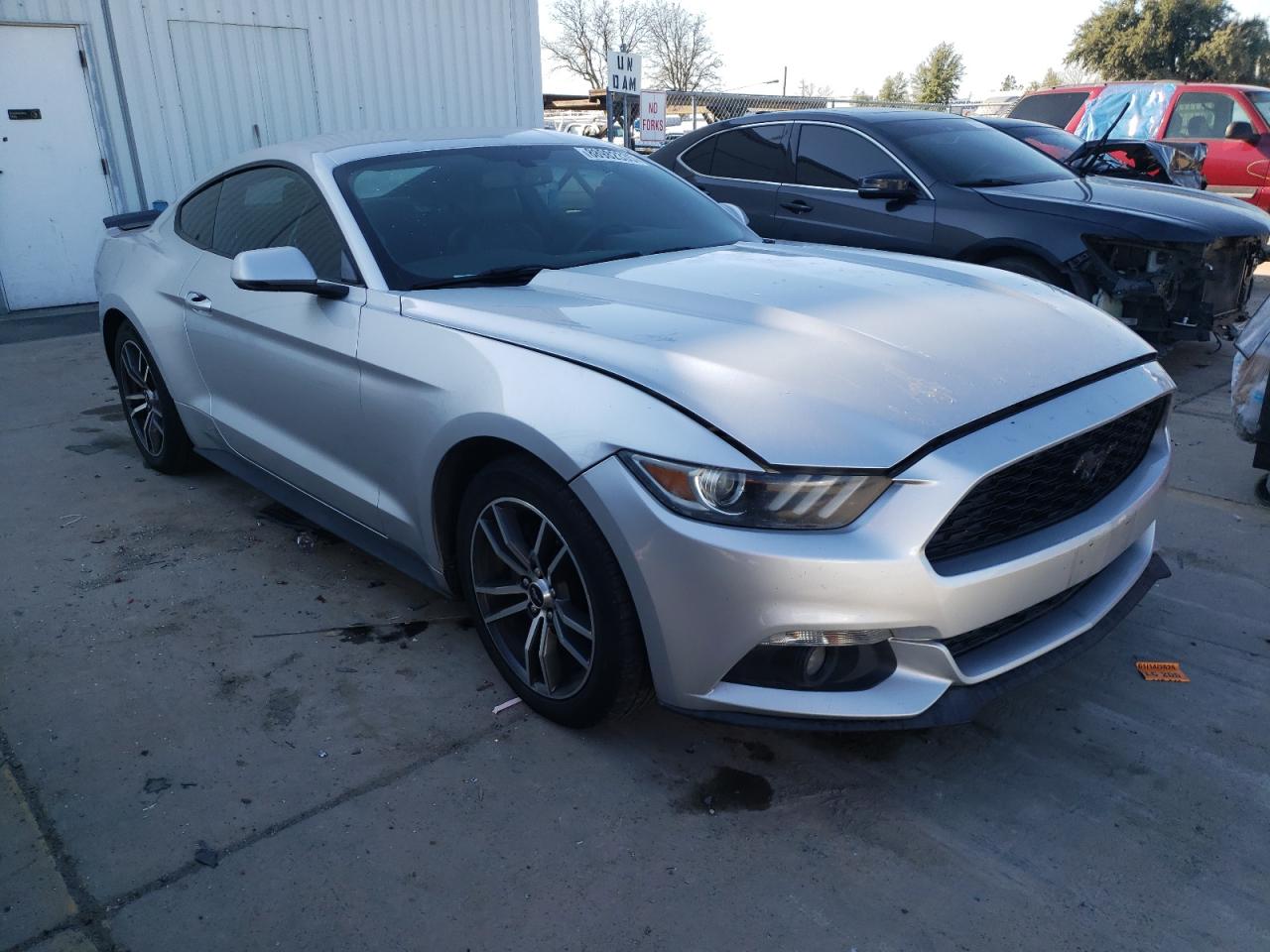 2015 Ford Mustang VIN 1FA6P8TH1F5339681 Copart auction photo, minor dent/scratches damage thumbnail 4