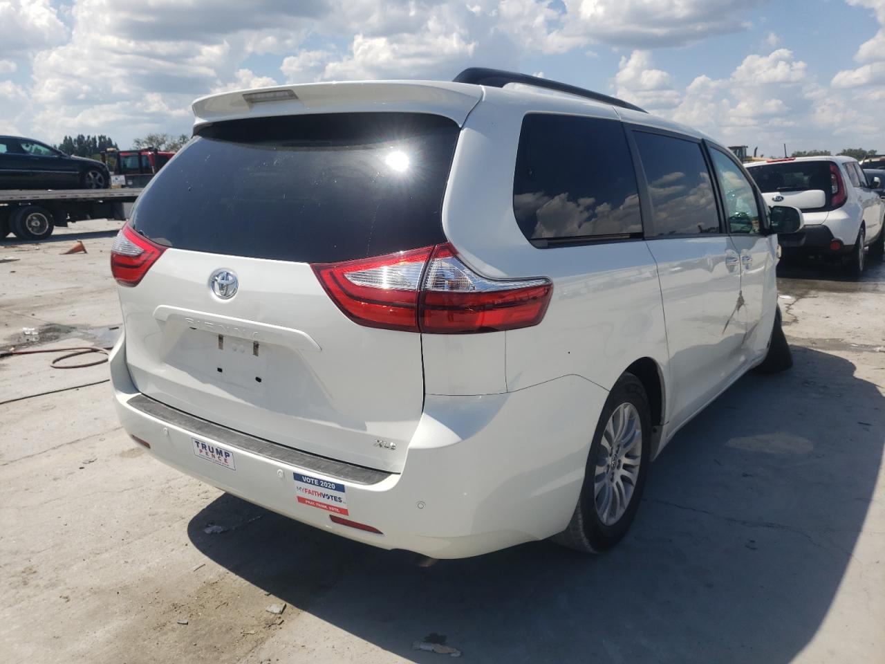 2016 Toyota Sienna VIN 5TDYK3DC4GS720055 Copart auction photo, front end / side damage thumbnail 4