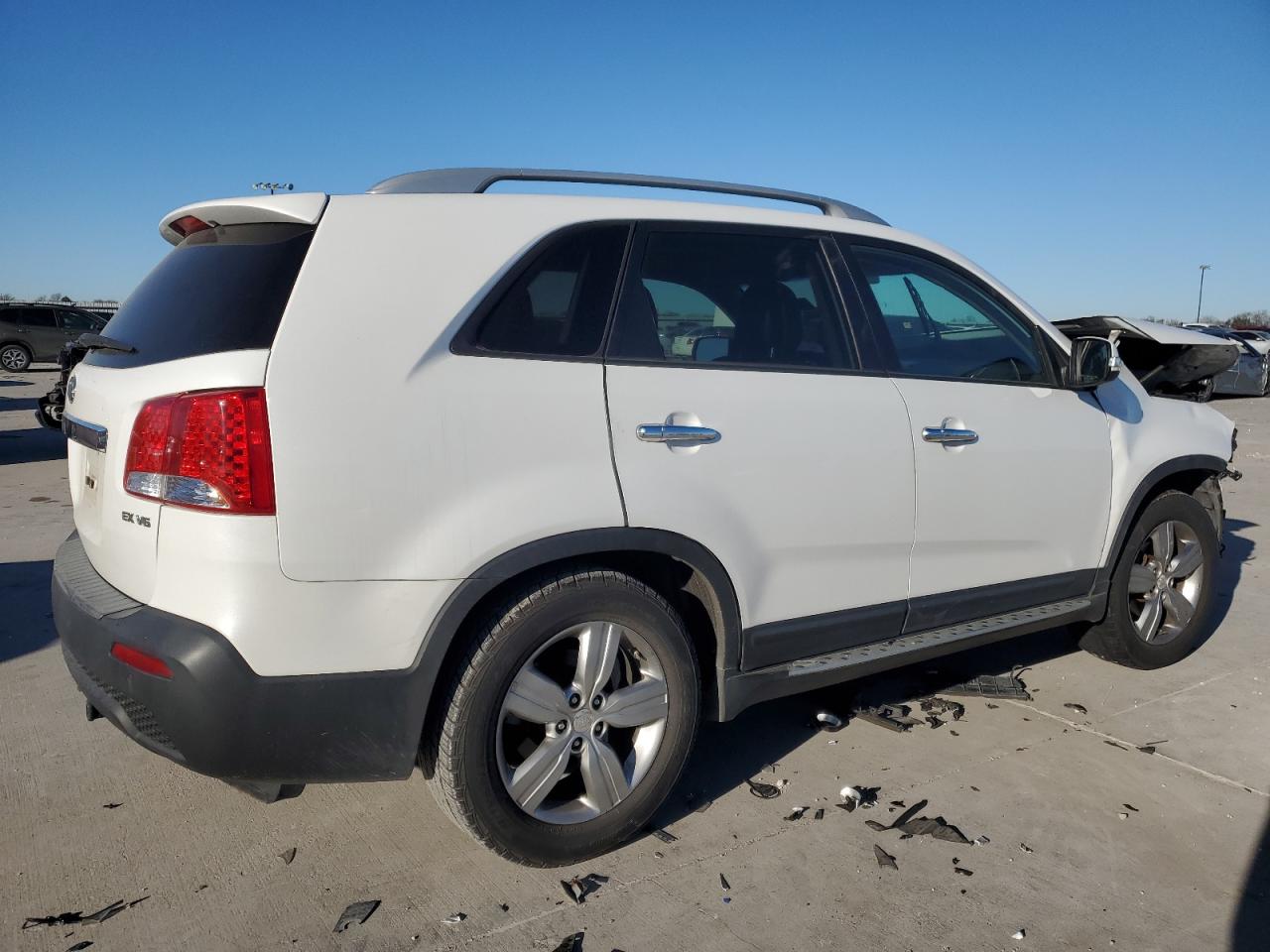 2013 KIA Sorento VIN 5XYKUDA27DG384038 Copart auction photo, front end damage thumbnail 3