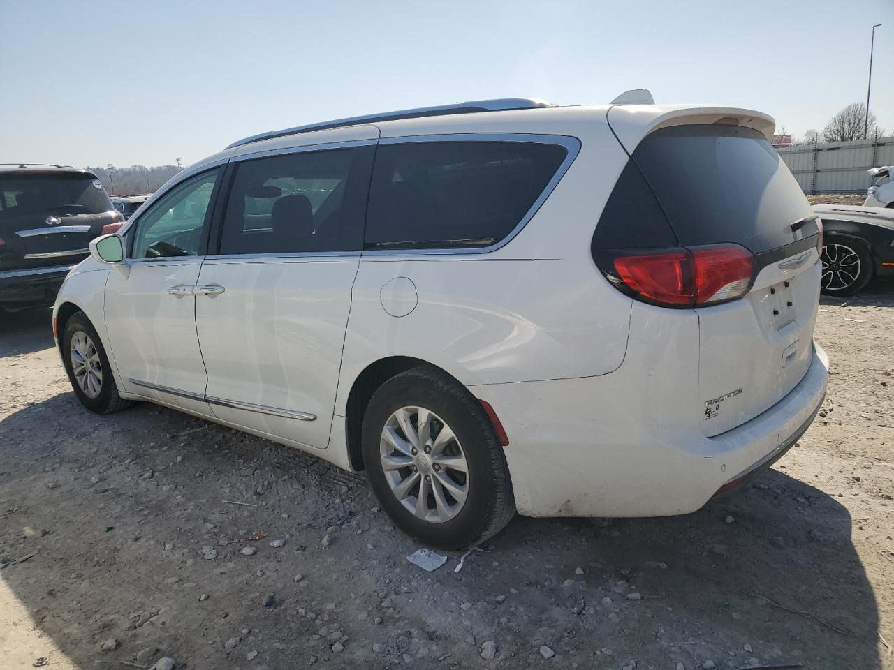 2018 Chrysler Pacifica VIN 2C4RC1EG1JR227814 Copart auction photo, front end damage thumbnail 2