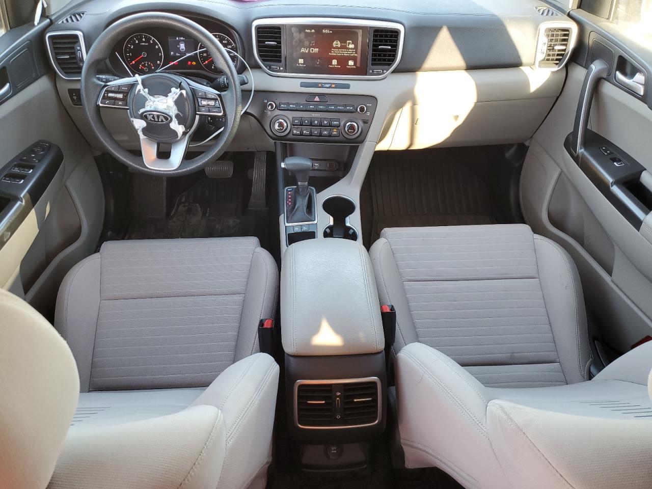 2020 KIA Sportage VIN KNDPM3AC5L7827792 Copart auction photo, front end / minor dent/scratches damage thumbnail 8
