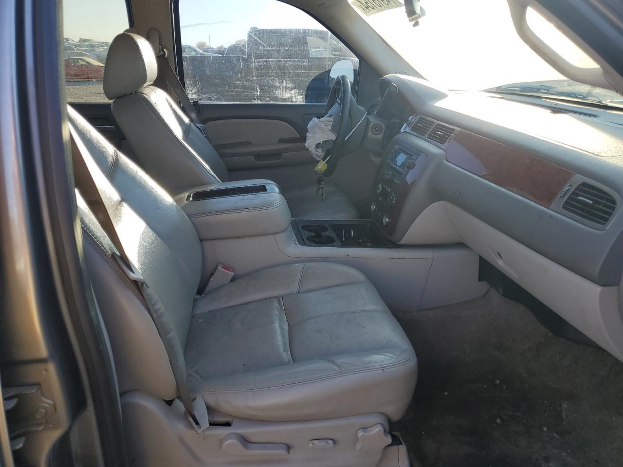 2009 Chevrolet Tahoe VIN 1GNFK23099R214447 Copart auction photo, front end damage thumbnail 7