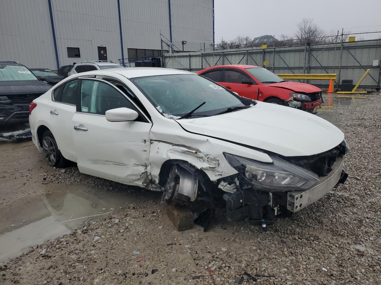 2017 Nissan Altima VIN 1N4AL3AP1HN325981 Copart auction photo, front end / side damage thumbnail 4