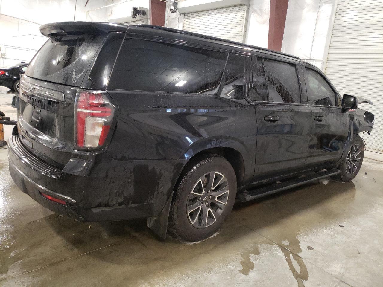 2021 Chevrolet Suburban VIN 1GNSKDKD8MR317186 Copart auction photo, front end damage thumbnail 3