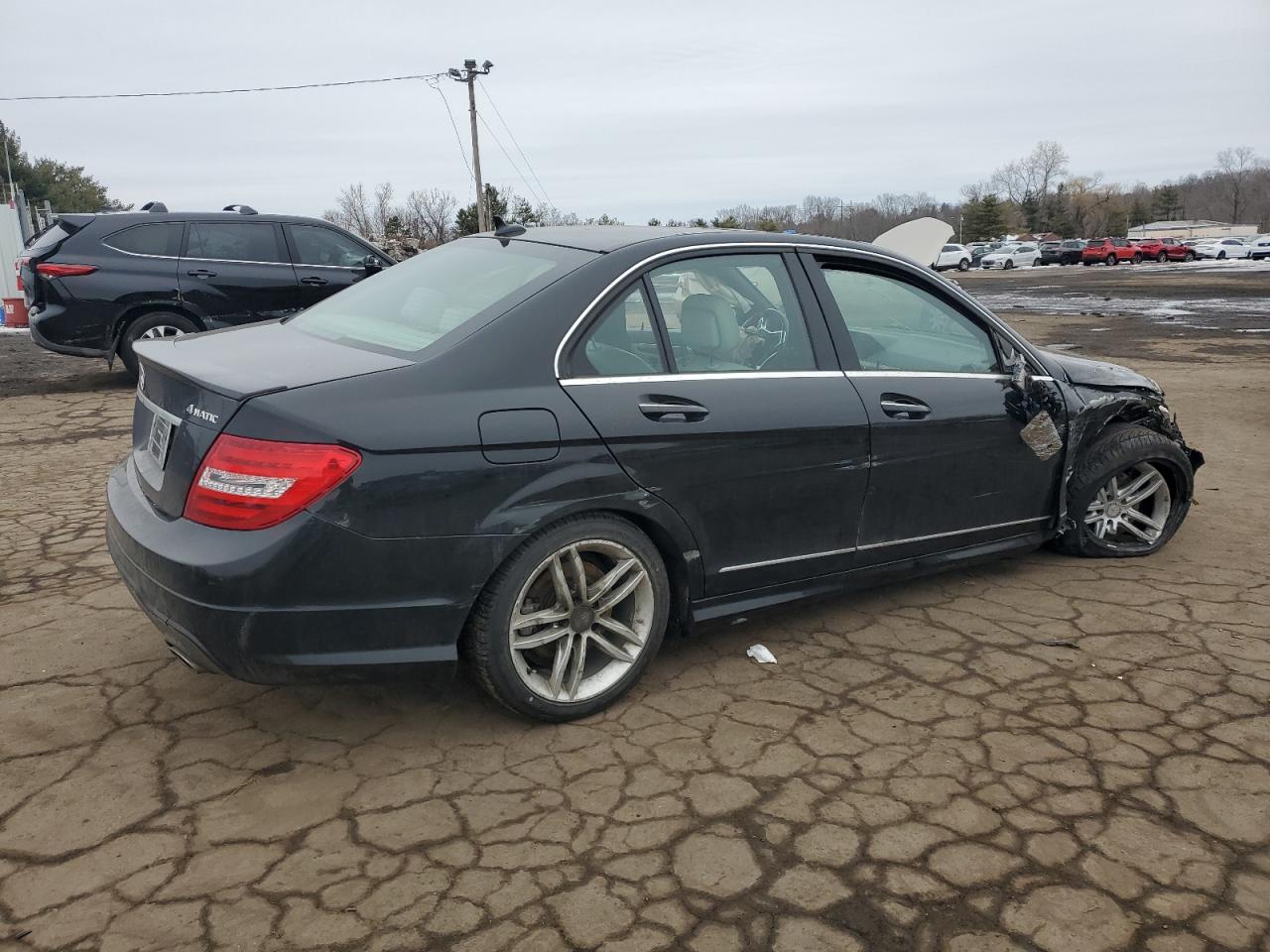 2014 Mercedes-Benz C-klasse VIN WDDGF8AB6EA954352 Copart auction photo, all over damage thumbnail 3