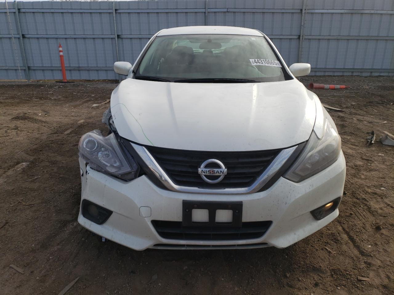 2018 Nissan Altima VIN 1N4AL3AP8JC262458 Copart auction photo, front end damage thumbnail 5