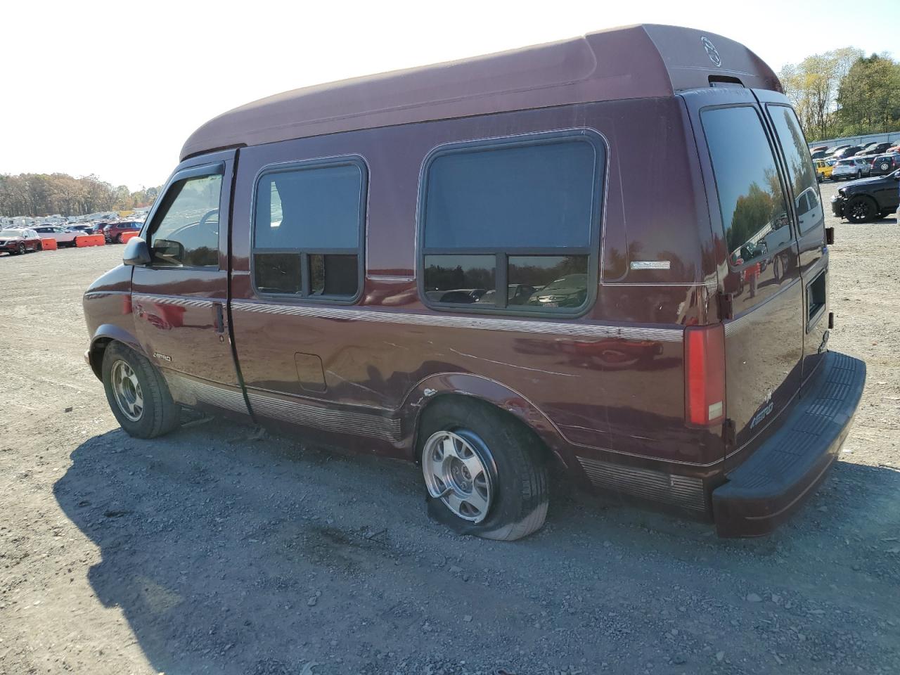 2002 Chevrolet Astro VIN 1GBDM19X32B127879 Copart auction photo, side / mechanical damage thumbnail 2