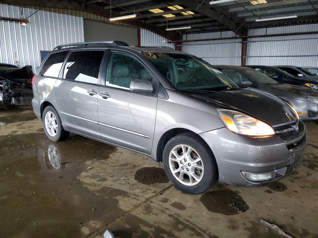 2004 Toyota Sienna VIN 5TDZA22CX4S187273 Copart auction photo, front end / rear end damage thumbnail 4