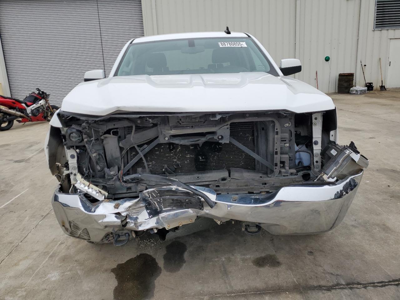 2016 Chevrolet Silverado VIN 3GCUKREC0GG125279 Copart auction photo, front end damage thumbnail 5