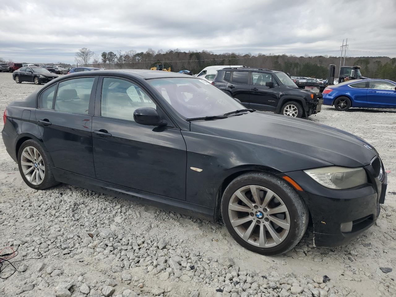 2011 BMW 3er VIN WBAPH7G50BNM59338 Copart auction photo, minor dent/scratches damage thumbnail 4