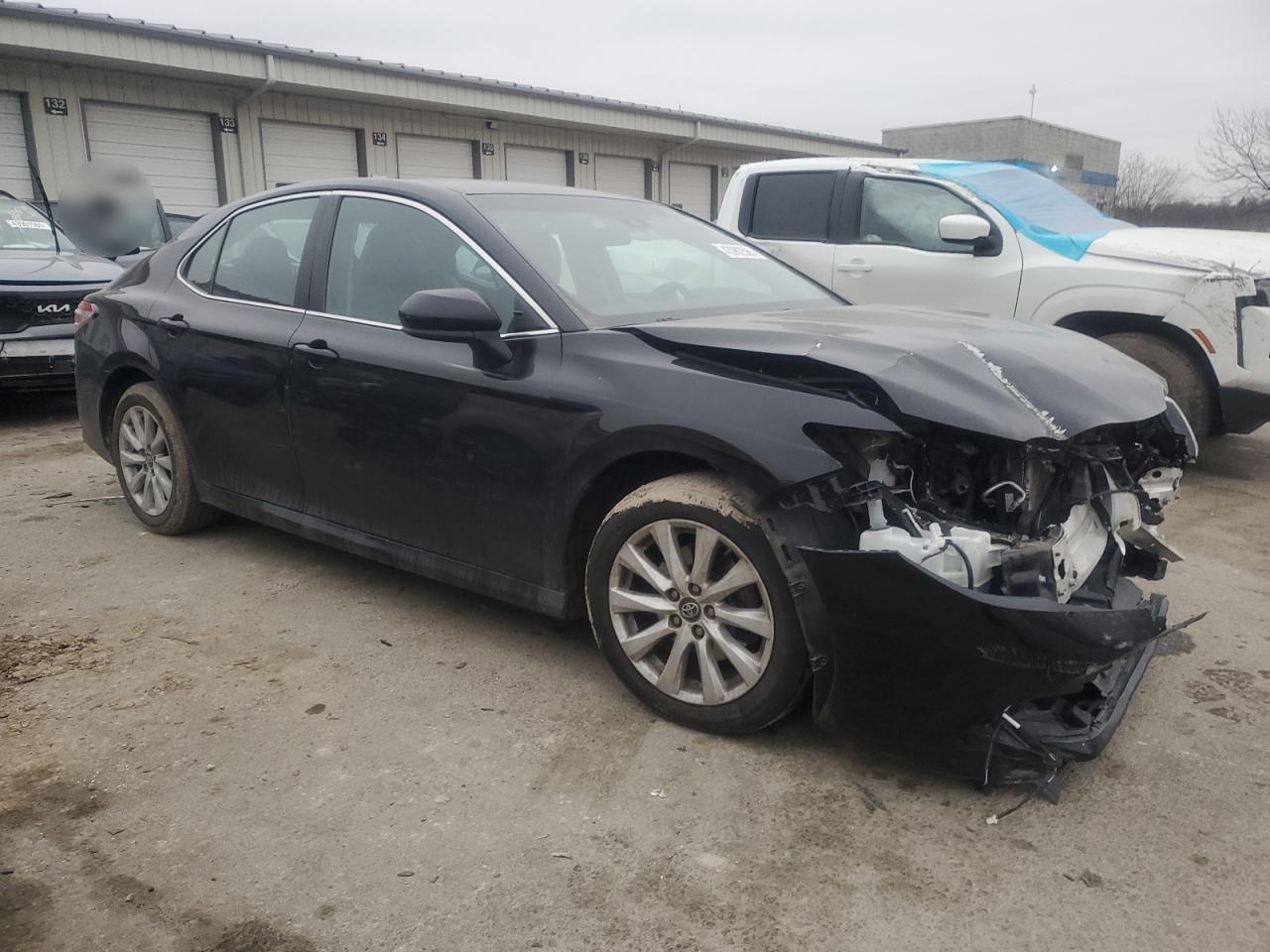 2018 Toyota Camry VIN 4T1B11HKXJU051349 Copart auction photo, front end damage thumbnail 4