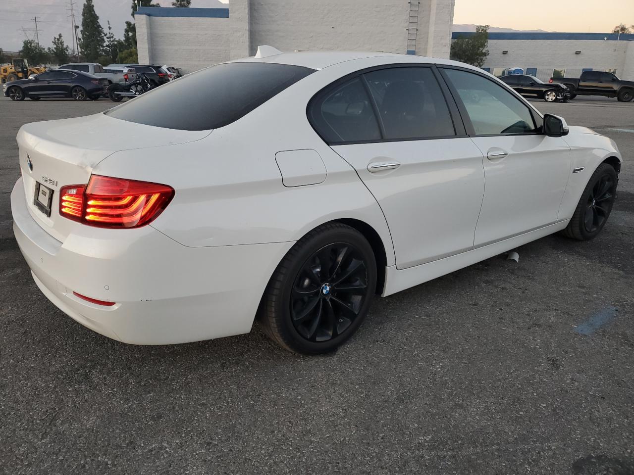2015 BMW 5er VIN WBA5A5C58FD515169 Copart auction photo, front end damage thumbnail 3