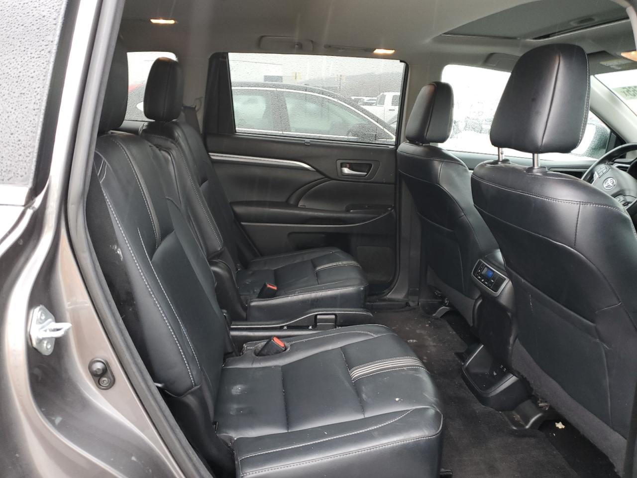 2017 Toyota Highlander VIN 5TDKZRFH6HS526481 Copart auction photo, rear end damage thumbnail 11