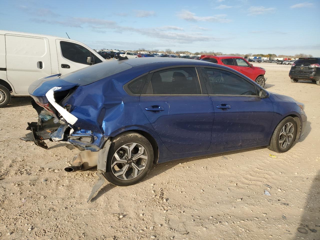 2021 KIA Forte VIN 3KPF24AD7ME330373 Copart auction photo, rear end / minor dent/scratches damage thumbnail 3