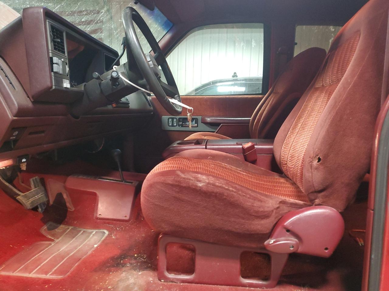 1993 Chevrolet GMT-400 VIN 2GCEK19K7P1234810 Copart auction photo, front end damage thumbnail 7