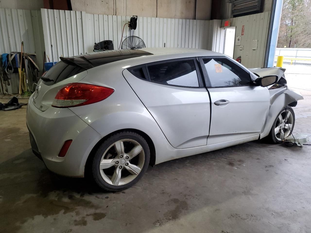 2015 Hyundai Veloster VIN KMHTC6AD7FU224713 Copart auction photo, front end / minor dent/scratches damage thumbnail 3
