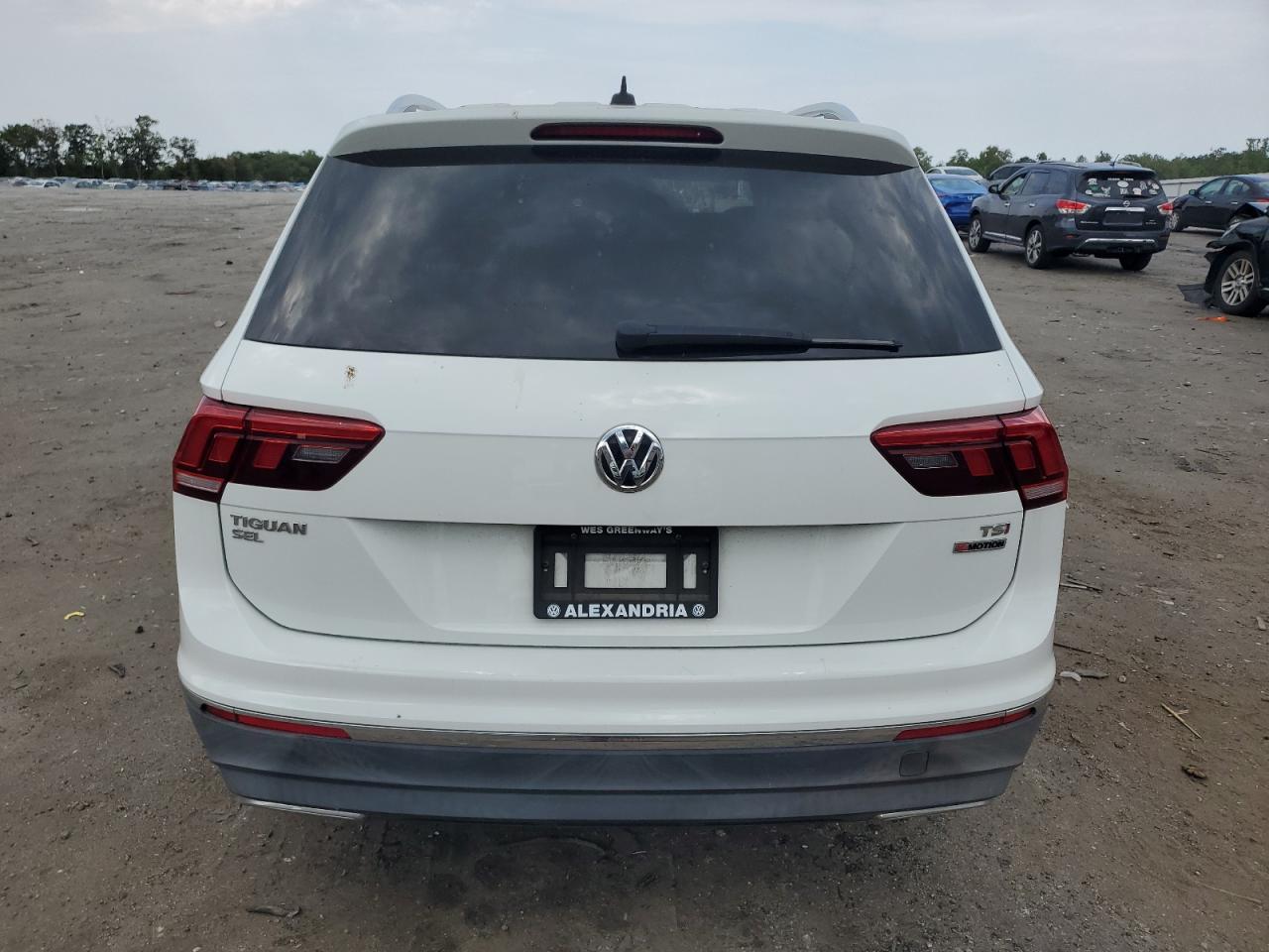 2018 Volkswagen Tiguan VIN 3VV2B7AX3JM010268 Copart auction photo, front end / minor dent/scratches damage thumbnail 6