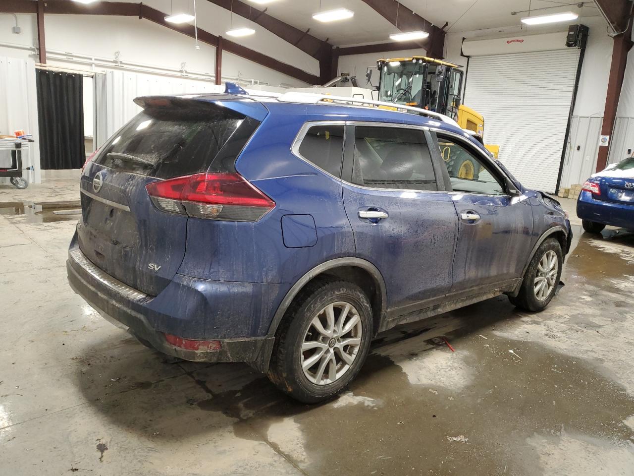 2018 Nissan Rogue VIN KNMAT2MT1JP563059 Copart auction photo, front end / side damage thumbnail 3