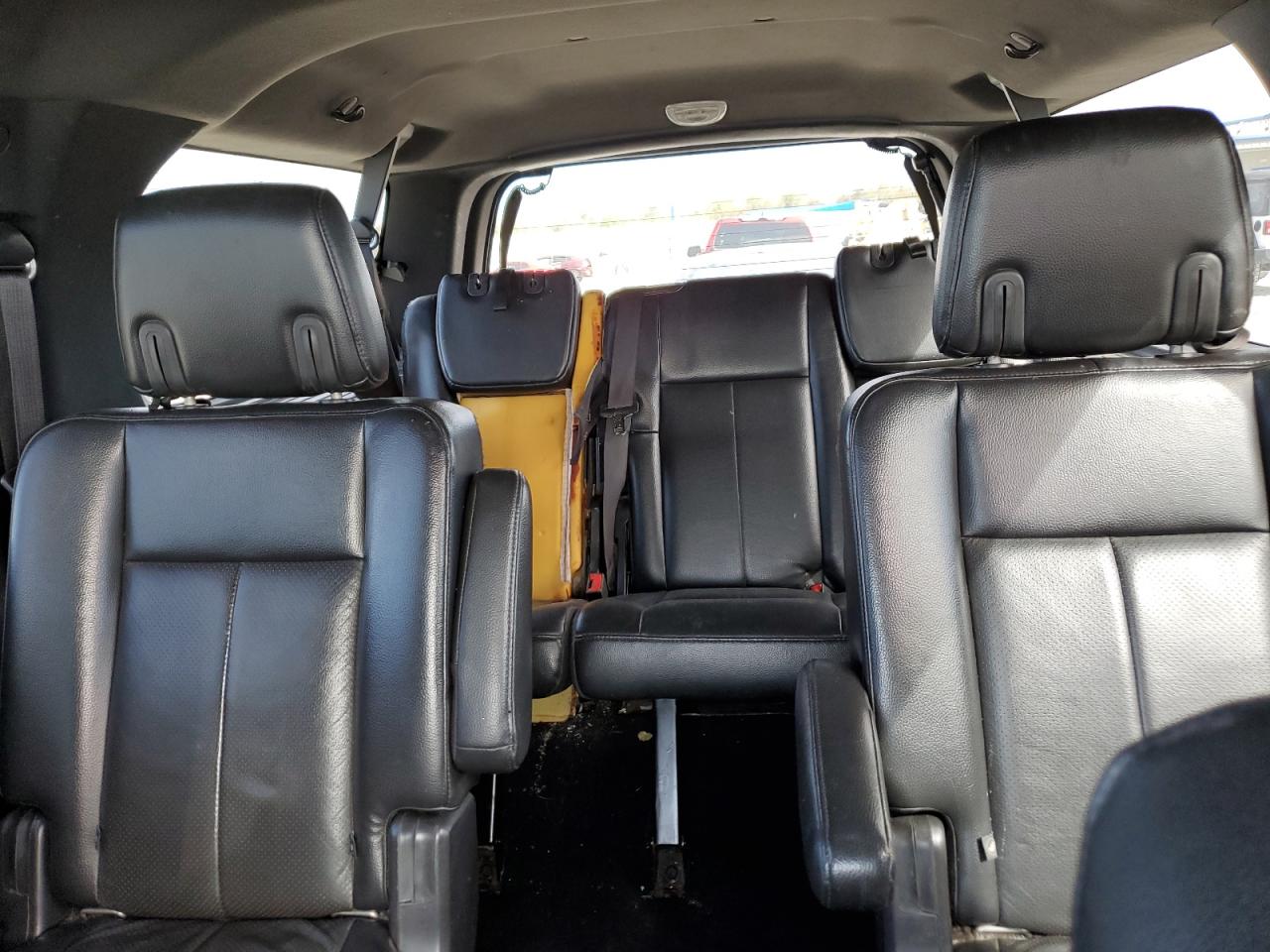 2007 Ford Expedition VIN 1FMFK20517LA30236 Copart auction photo, side / minor dent/scratches damage thumbnail 10