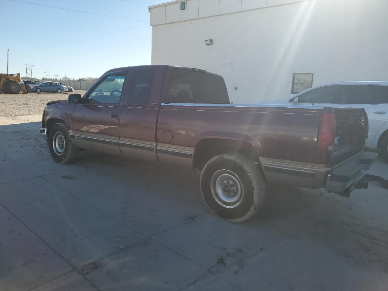 1995 GMC Sierra VIN 2GTFC29K6S1549257 Copart auction photo, front end / side damage thumbnail 2