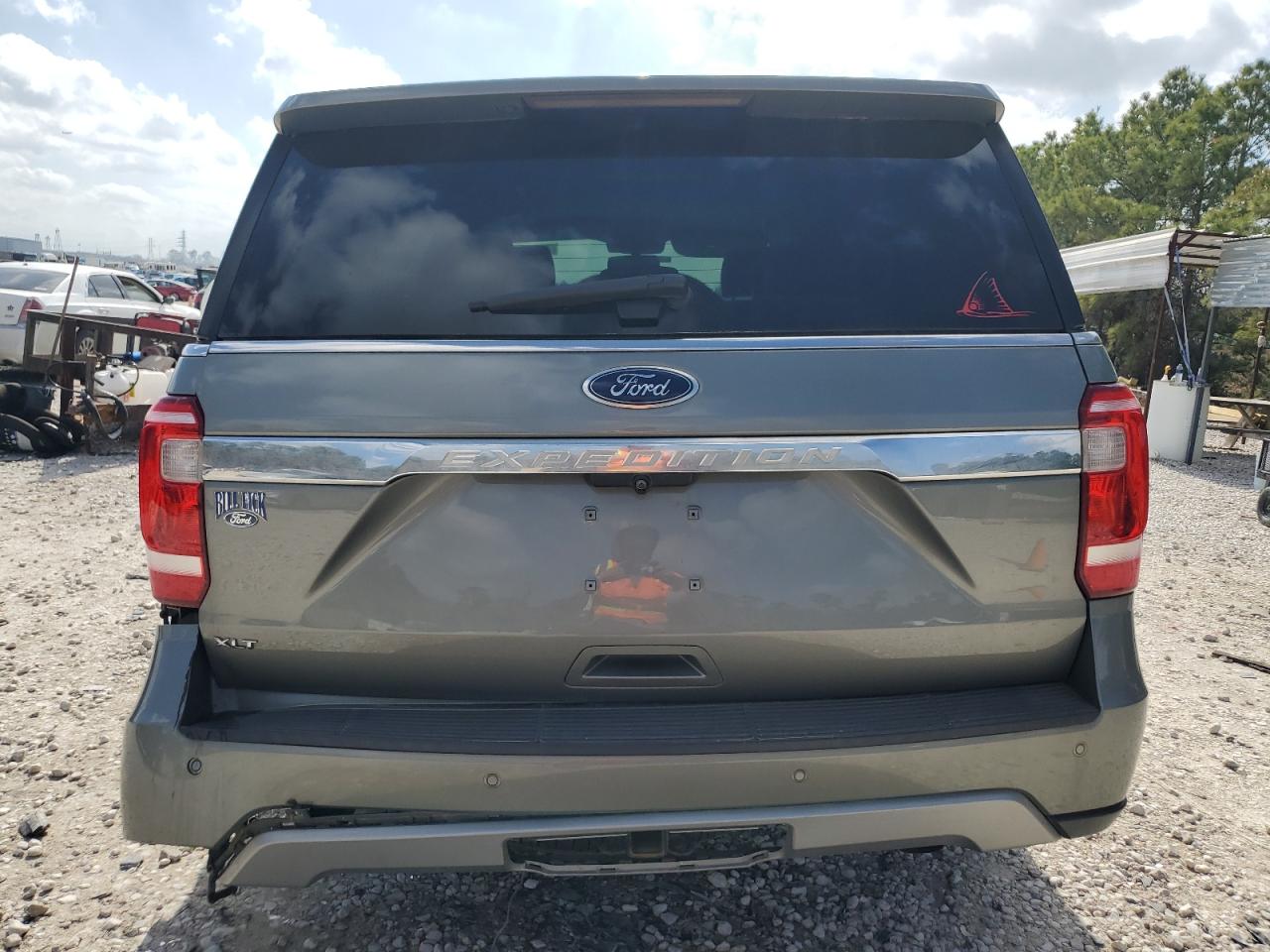 2019 Ford Expedition VIN 1FMJU1HT5KEA24485 Copart auction photo, side / rear end damage thumbnail 6