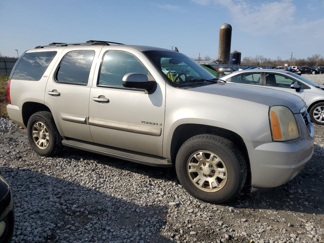 2007 GMC Yukon VIN 1GKFK13087R137915 Copart auction photo, minor dent/scratches damage thumbnail 4