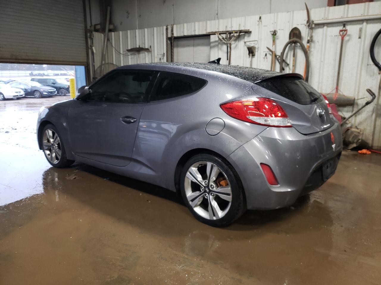 2016 Hyundai Veloster VIN KMHTC6AD4GU253295 Copart auction photo, front end / minor dent/scratches damage thumbnail 2