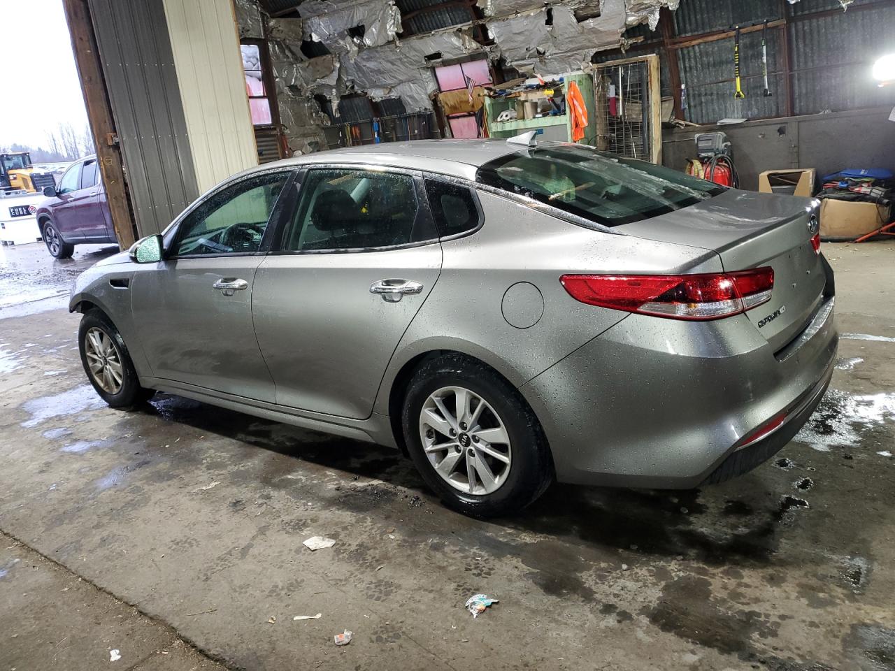 2018 KIA Optima VIN 5XXGT4L30JG239731 Copart auction photo, front end damage thumbnail 2